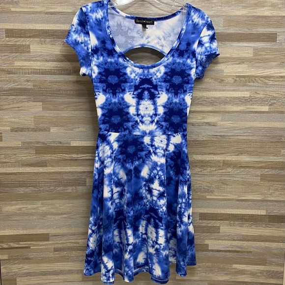 Derek Heart Dresses & Skirts - Derek Heart Women's Blue/White Tie Dye Cutout Out Cap Sleeve Mini Dress Small
